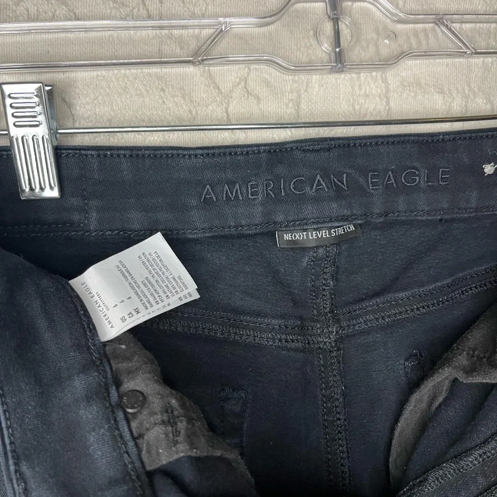 American Eagle Outfitters Black High Waist Women’s 6 Jean Shorts - Picture 2 of 3